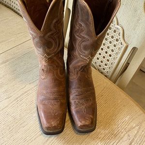 Justin Cowboy women’s boots, model # L2716 size US 8